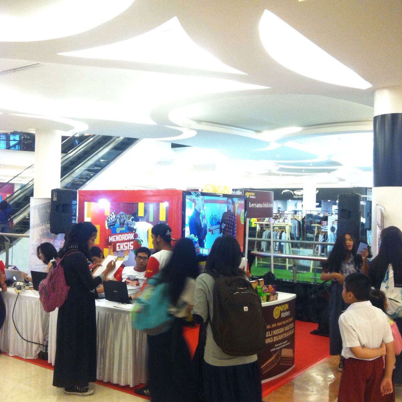 Roadshow #NissinMendadakEksis area Bandung - Trans Studio Bandung